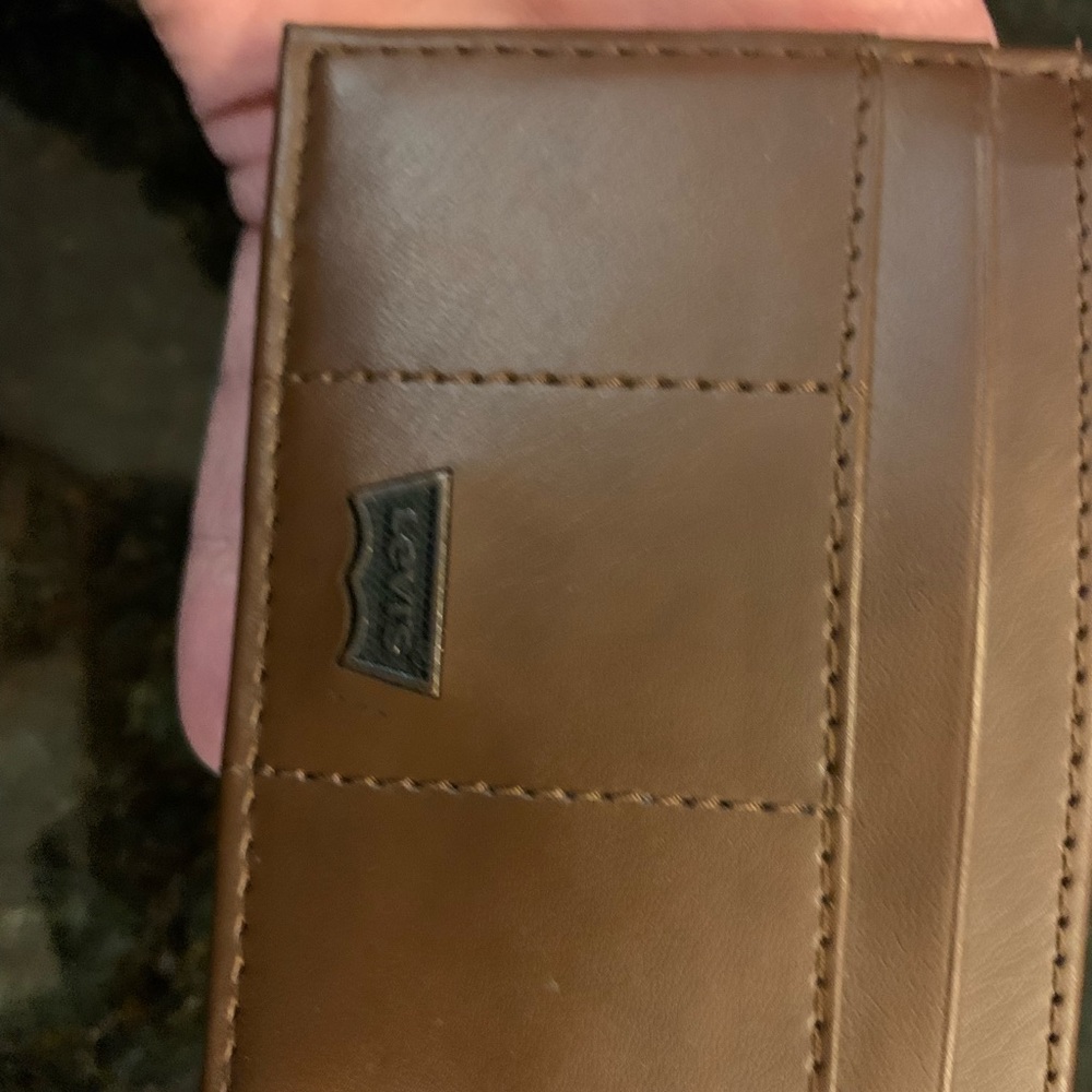 Levi’s Mens Small Magnetic Wallet, Brown, Brown Not Tan, NWOT, Never Used - Picture 7 of 11